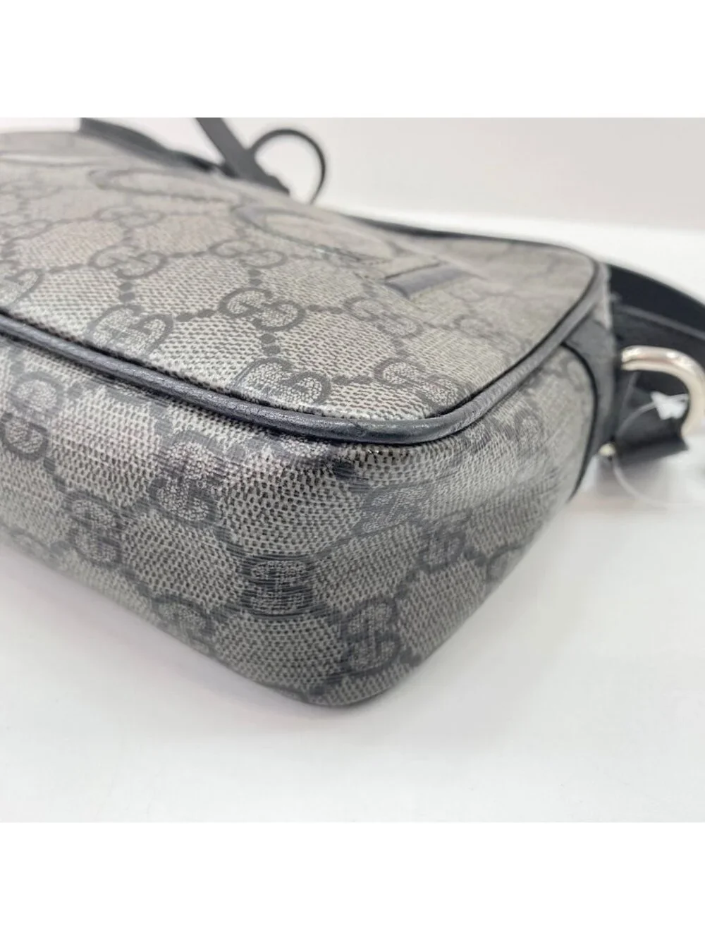 Gucci Shoulder Bag GG Supreme